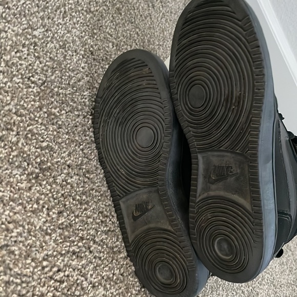 Nike shoes - Picture 4 of 7